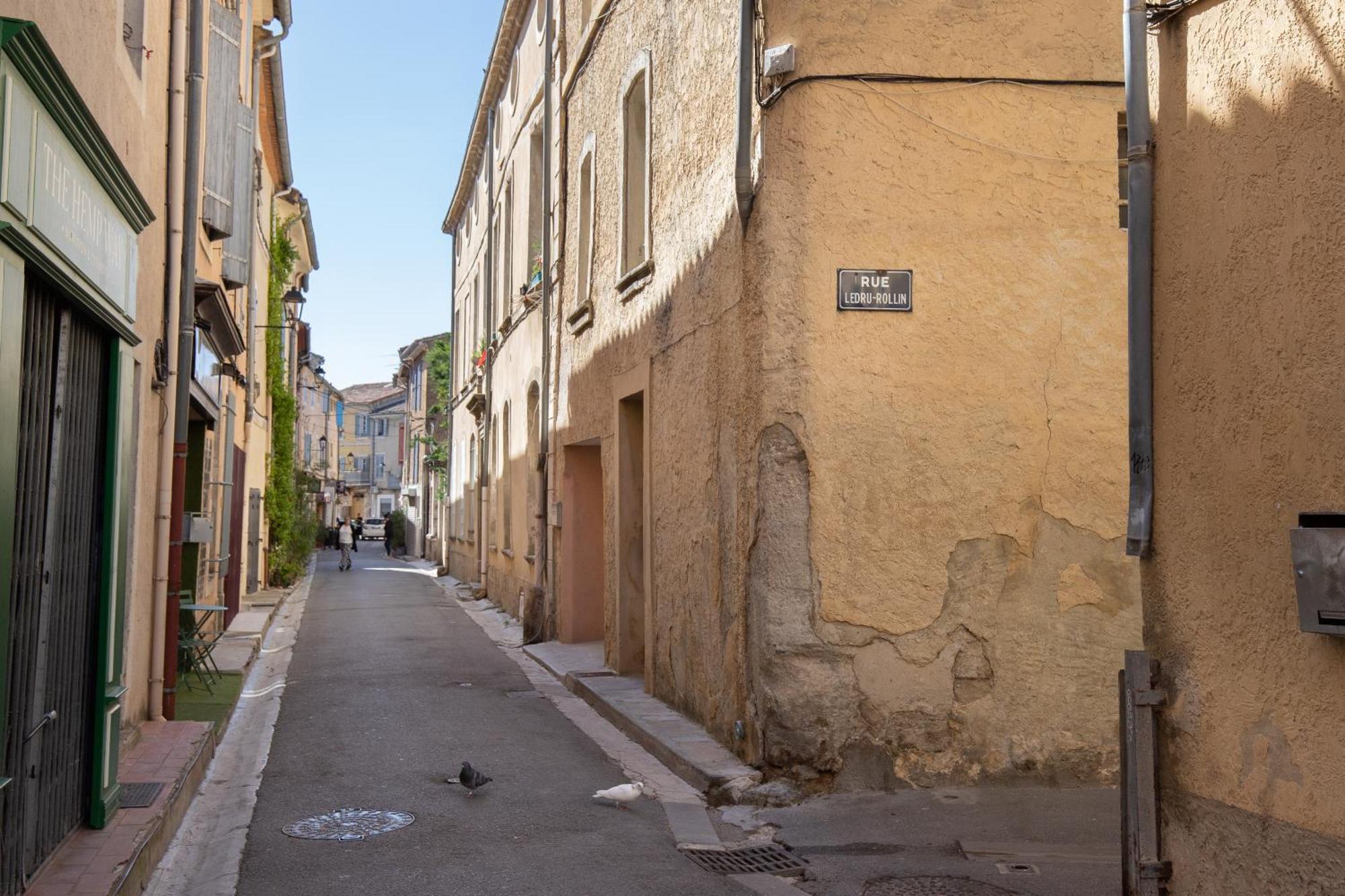 Ferienwohnung La Venise Provencale - Hypercentre - Wifi LʼIsle-sur-la-Sorgue Exterior foto
